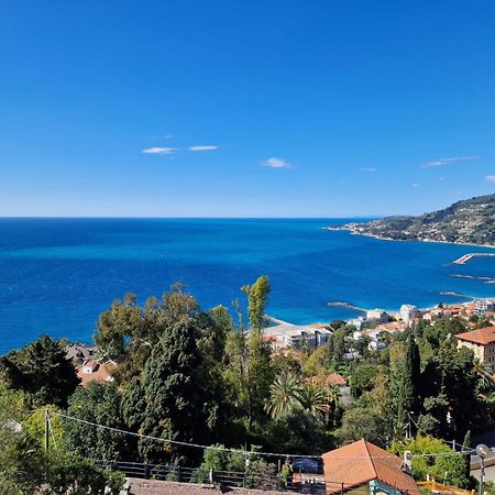 La Finestra Sul Golfo Lägenhet Ospedaletti Exteriör bild